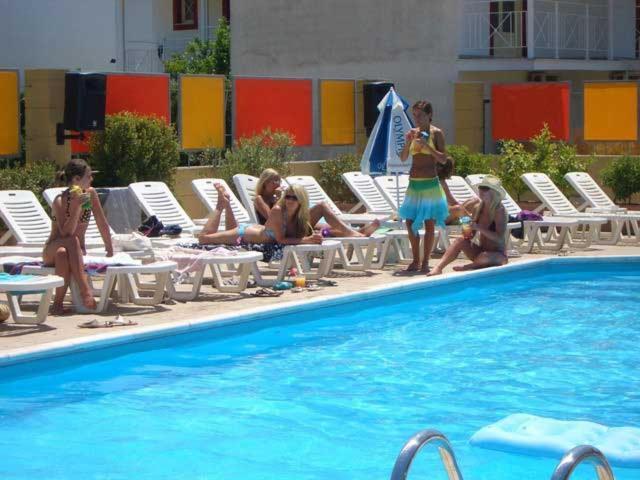 Kavos Central Exterior photo