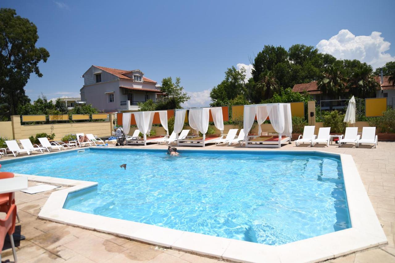 Kavos Central Exterior photo